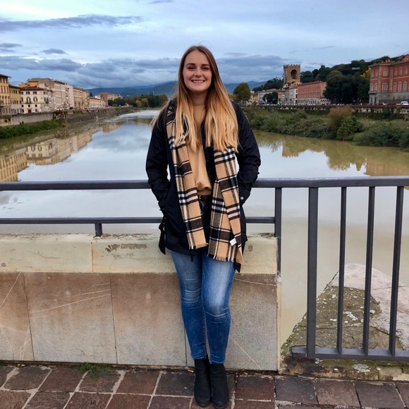 Meet your Posher, Sadie - Picture 4 of 4